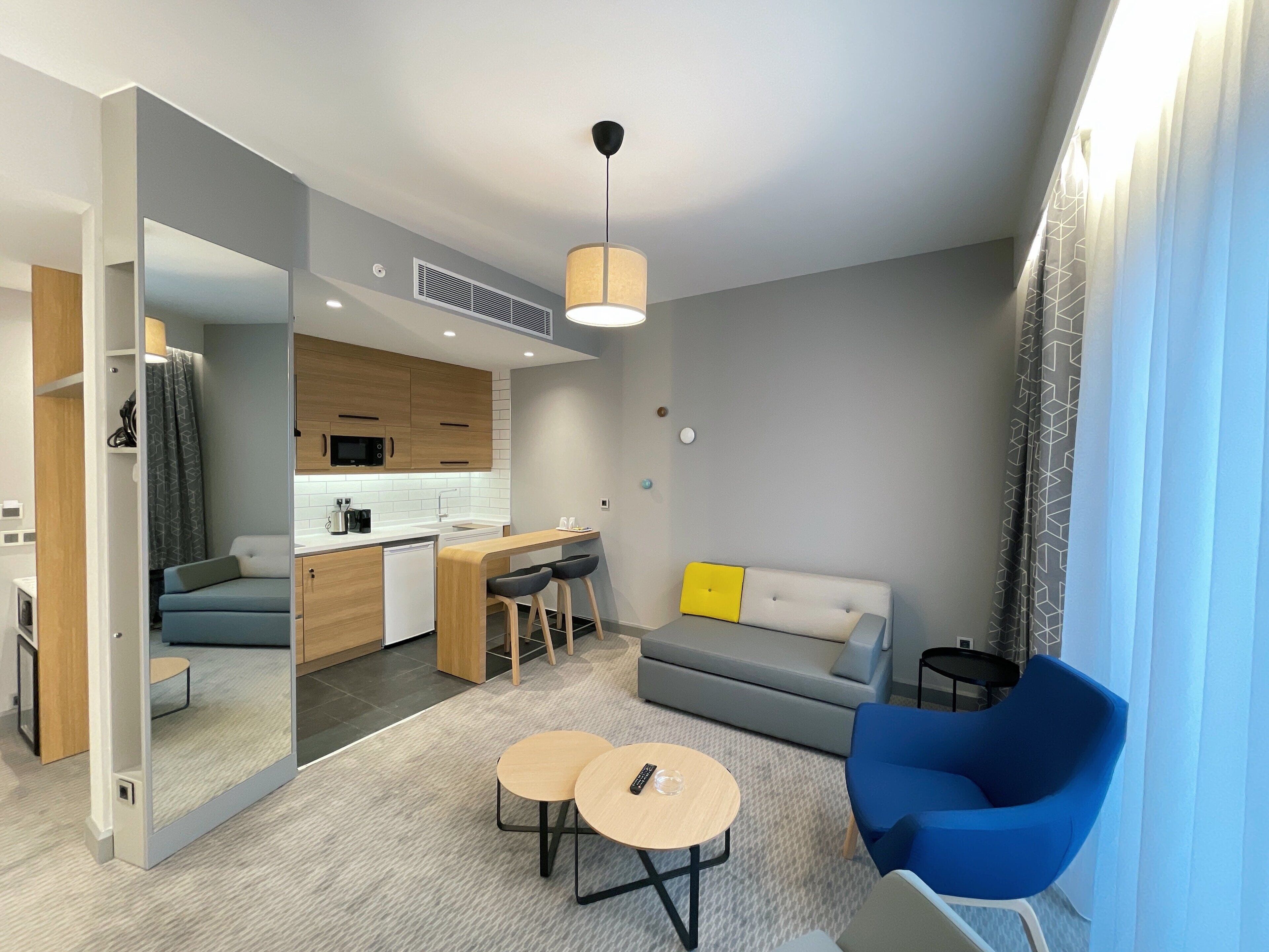 1 bedroom, in-room safe, blackout curtains, soundproofing