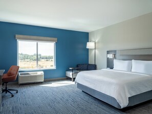 In-room safe, blackout drapes, free WiFi, bed sheets - Holiday Inn Express and Suites Meridian-Boise west by IHG (Meridian)