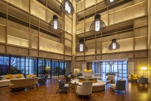 Lobby sitting area - voco Chongqing Chaotianmen by IHG (Chongqing)