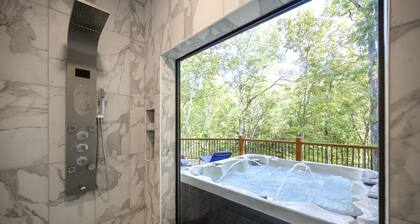 IMAGINATION HAVEN! Modern artistic cabin, prime location, hot tub, spa retreat