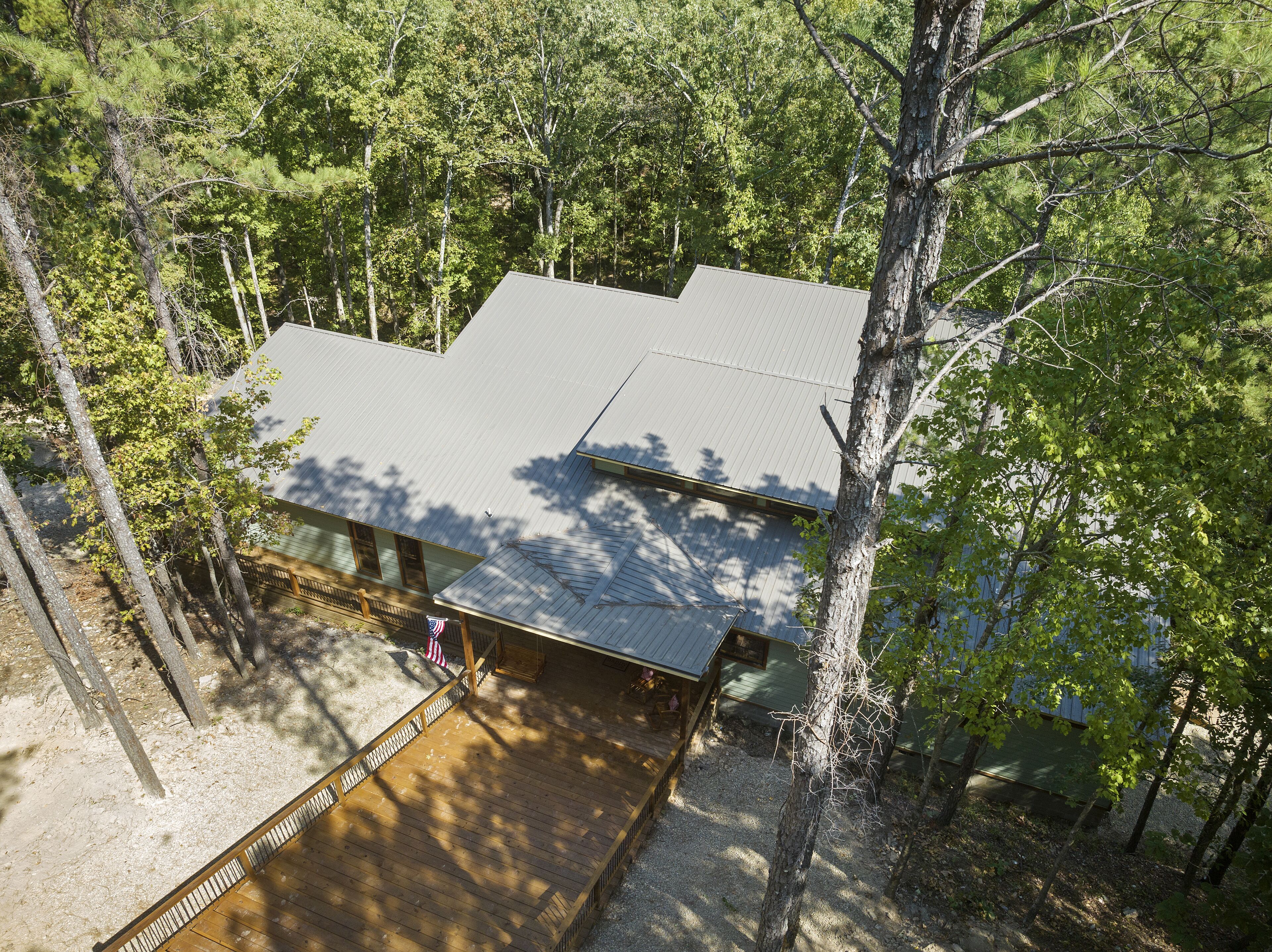 Plenty of natural light & shades, relaxation for all four seasons!