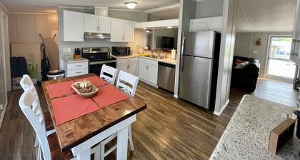 "Fall in Love" Retreat less than 10 minutes from Lake Texoma and Choctaw Casino
