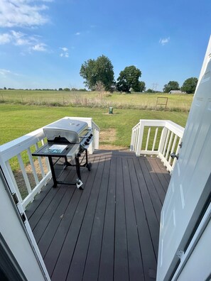 Property grounds - "Fall in Love" Retreat less than 10 minutes from Lake Texoma and Choctaw Casino (Mead)