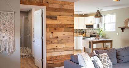 Lovely Strip District loft with free parking