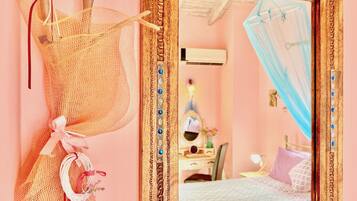 2 bedrooms, in-room safe, iron/ironing board, travel crib