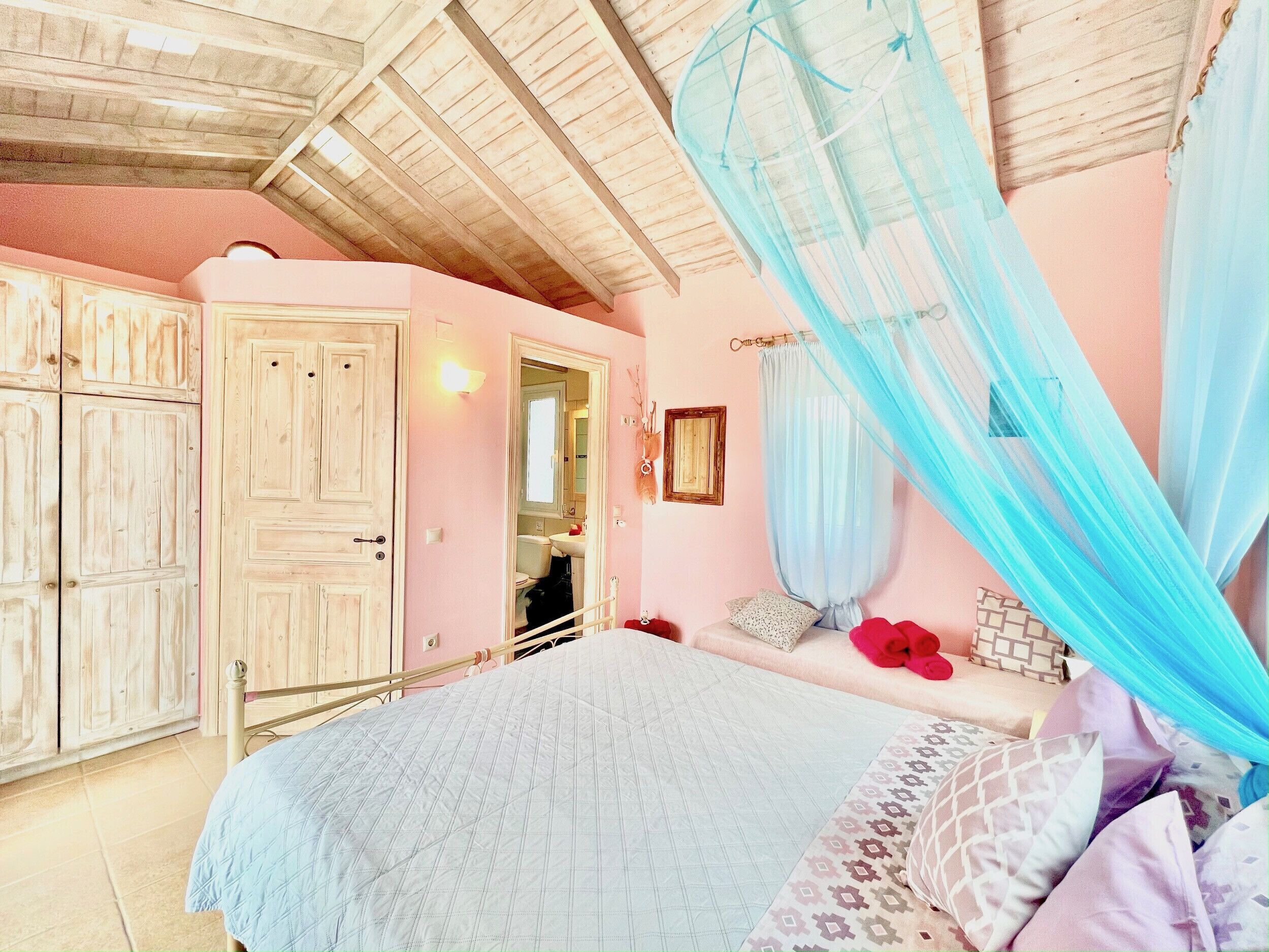 2 bedrooms, in-room safe, iron/ironing board, travel crib