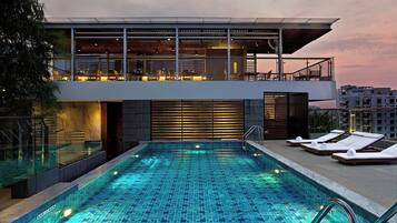 Seasonal outdoor pool