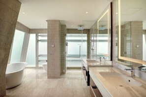 Ensemble douche/baignoire, douche à « effet pluie »