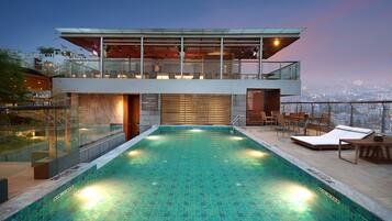 Alberca al aire libre por temporada