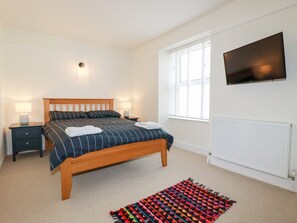 2 bedrooms, individually decorated, individually furnished, free WiFi
