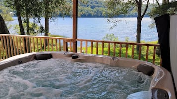 Bain à remous extérieur