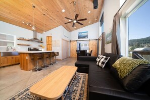 Een televisie, videogames, boeken en streamingdiensten