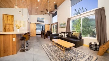 Televisio, videopelejä, kirjoja, suoratoistopalvelut