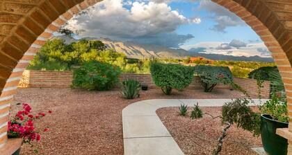 5 King Beds, City/Mountain Views, Pool, 1 story ranch-style home, foothills