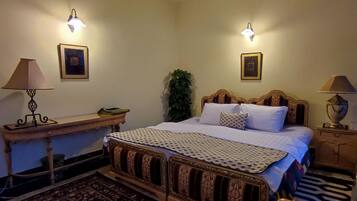 Standard Double Room | Free WiFi, bed sheets
