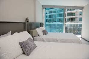 3 bedrooms, free WiFi, bed sheets, wheelchair access