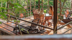Outdoor dining - Jungleland at Hermosa Point. 2 Pools, A/C & Wi-Fi! Sleeps 23!
Rustic Luxury! (Playa Hermosa)