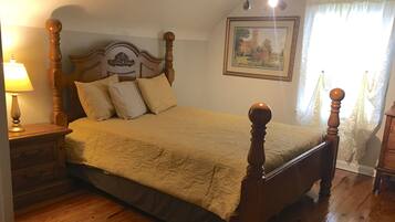 4 bedrooms, WiFi (free), bed sheets