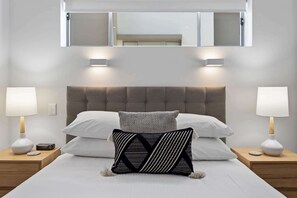 2 bedrooms, desk, iron/ironing board, WiFi