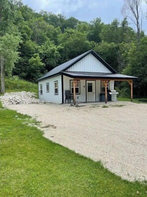 المنشأة من الخارج