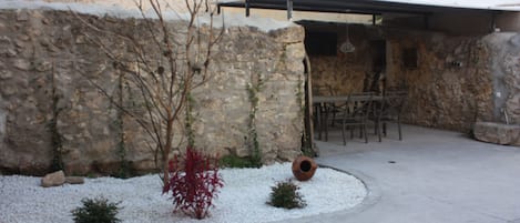 تناول الطعام بالخارج