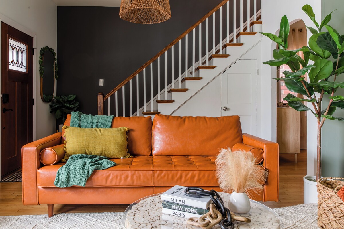 BoHo House - A Chic, 1903 Chicago Workers Cottage