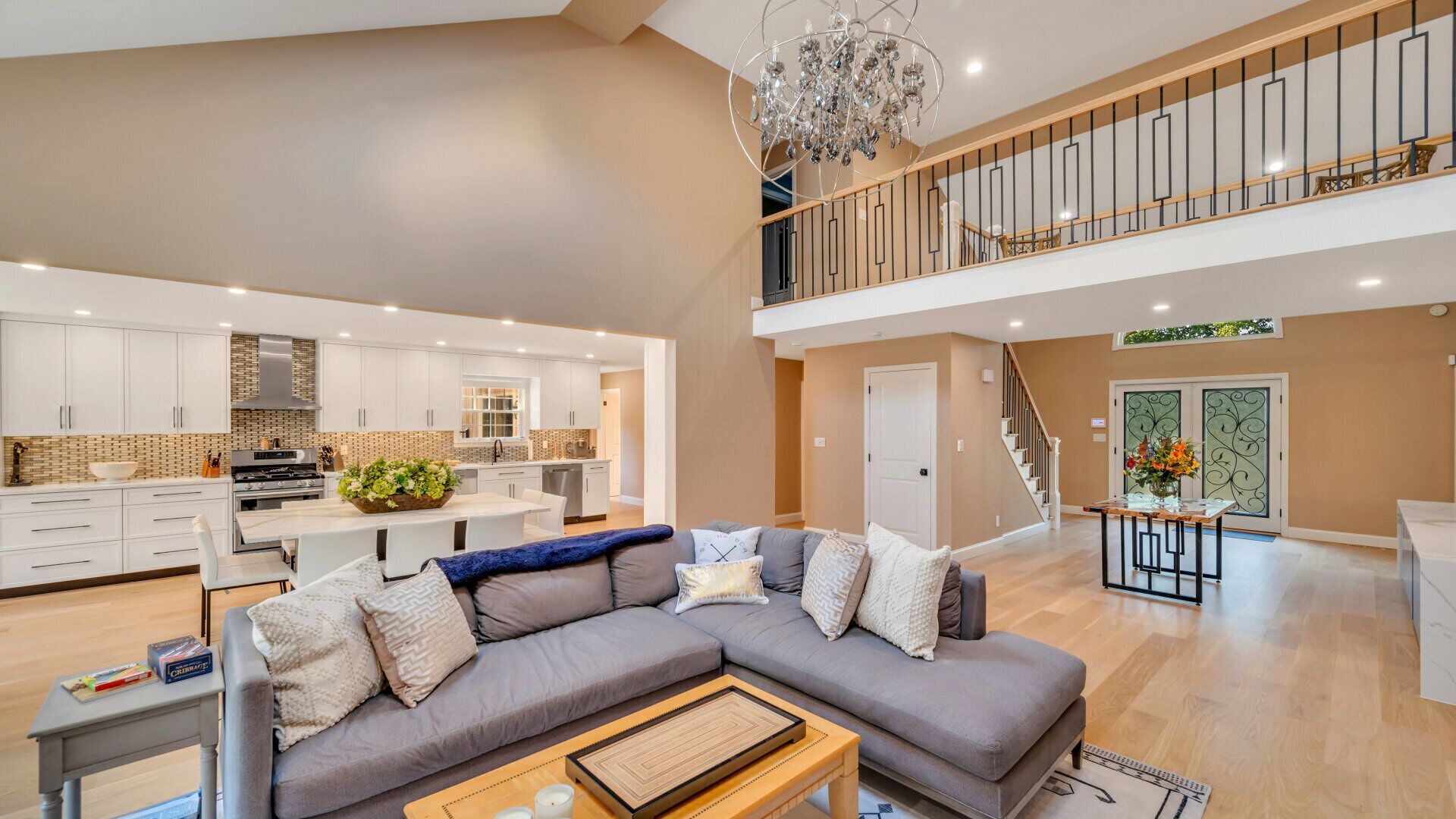 Smart TV, fireplace, stereo