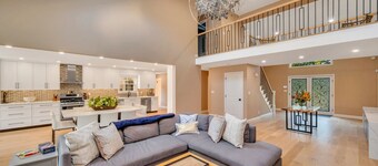 Very private Chalet-style log cabin with luxury amenities and in-home...