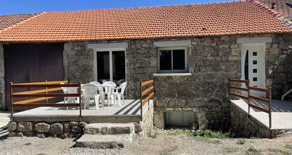 Gîte la Ferme de Palhères Oubliez vos Soucis Dans ce Logement Spacieux et Serein