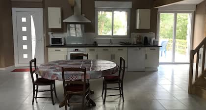 Gîte la Ferme de Palhères Oubliez vos Soucis Dans ce Logement Spacieux et Serein