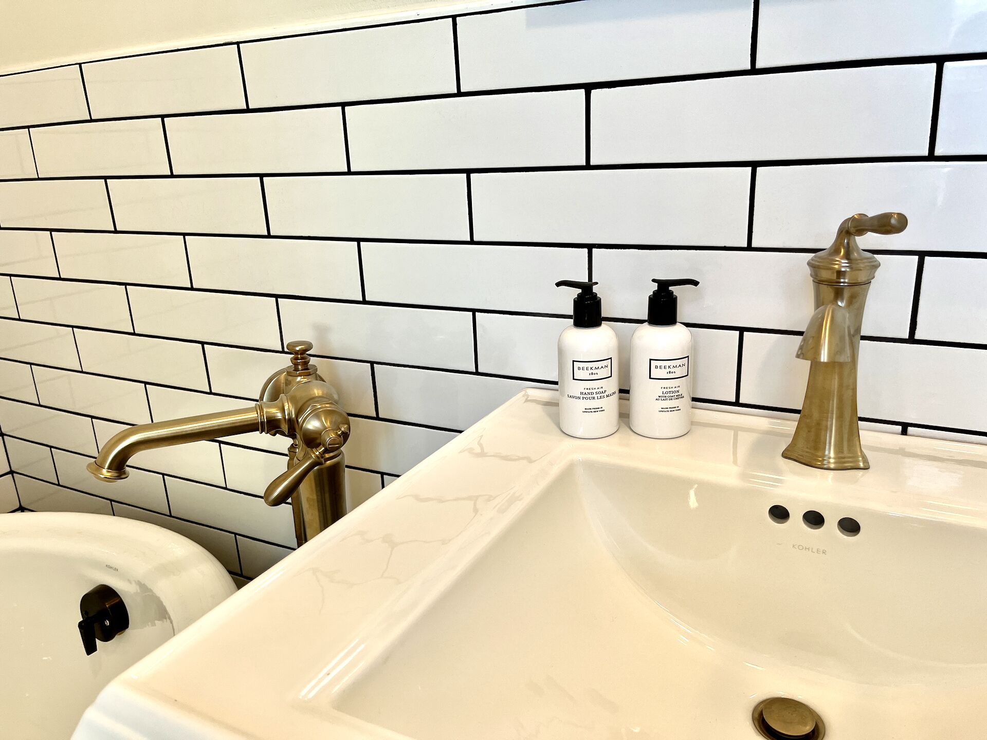 Bathtub, hair dryer, towels