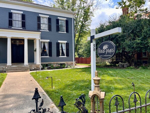 Exterior - Matrons Room at The Willis-James (Chillicothe)