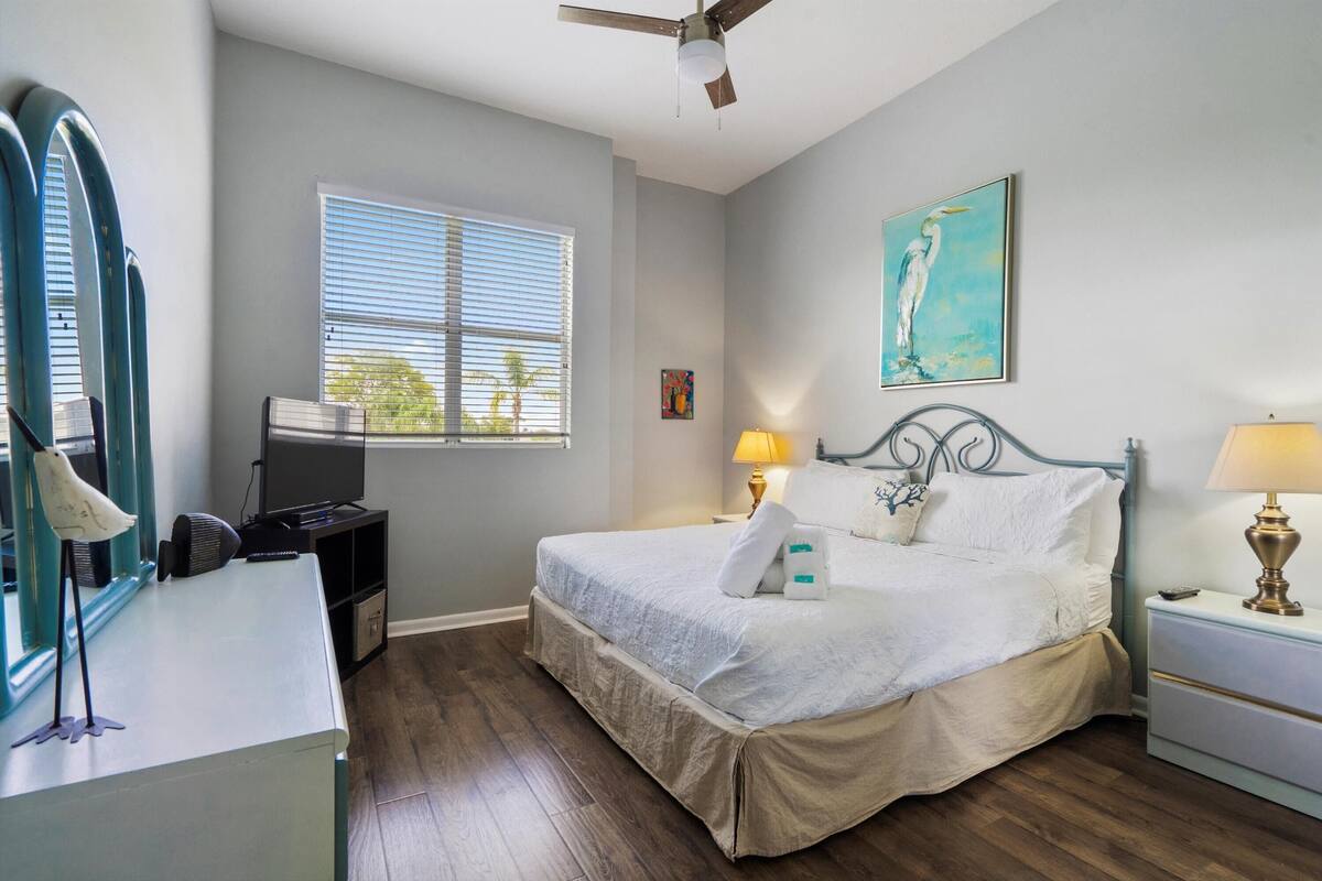 Condo, 2 habitaciones | Decoración personalizada y muebles diferentes 