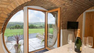 Fridge, electric kettle, toaster, cookware/dishes/utensils