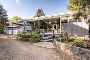 Exterior - Remote Get-away on five acres of private property (Lake Villa)