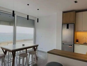 Private kitchen - Delux apartment 1 by Hillside apartments TM (Sarande)