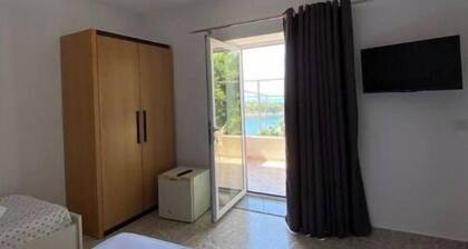 2B delux suite by Hillside apartments TM