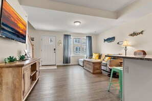 Televisión y oficina 