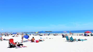 Una playa cerca