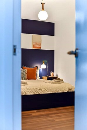 2 slaapkamers, een bureau, een strijkplank/strijkijzer, gratis wifi