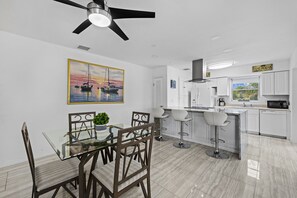 Dining - Ship To Shore-Close to Beach (North Palm Beach)