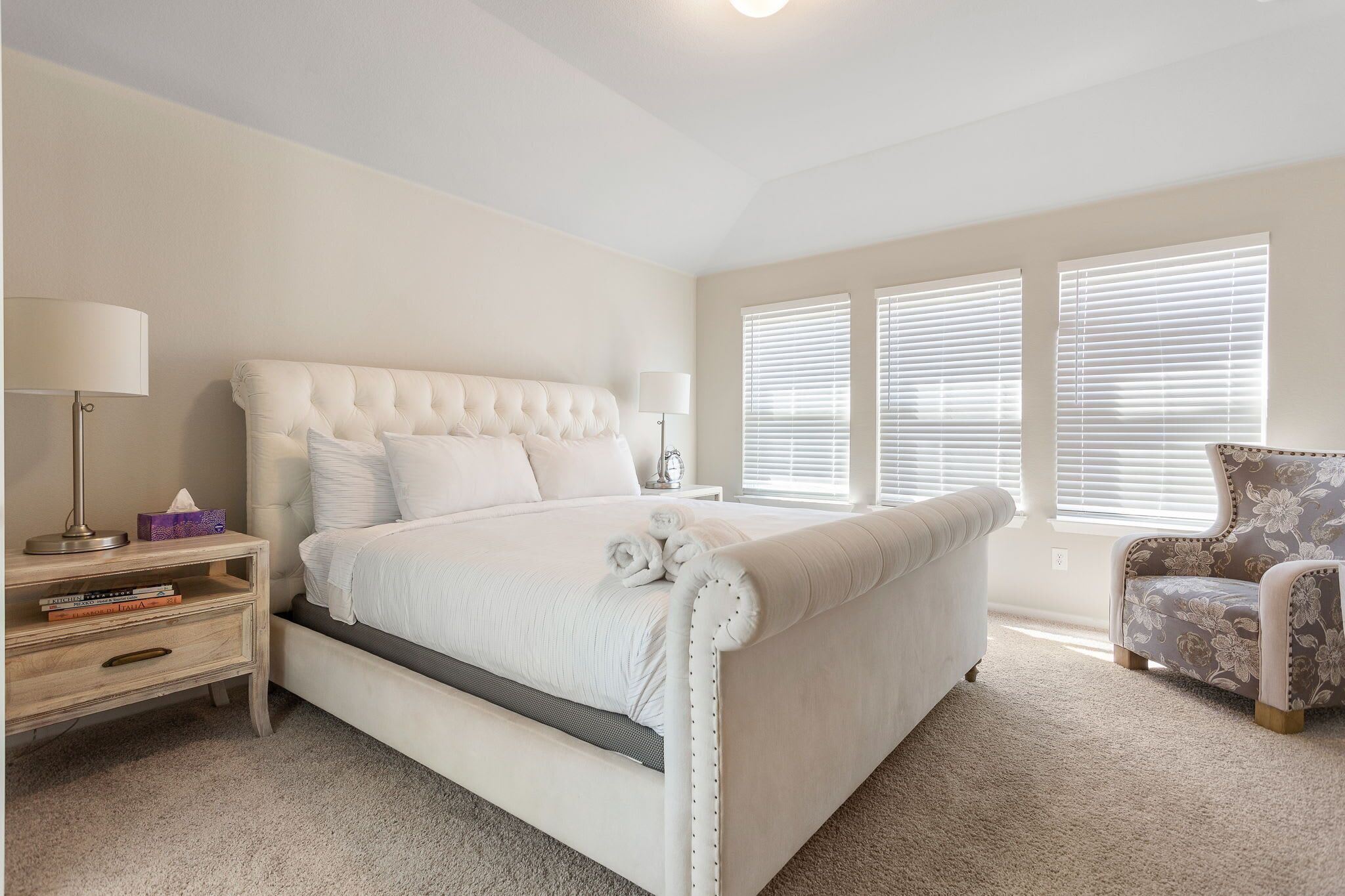 3 bedrooms, iron/ironing board, WiFi, bed sheets