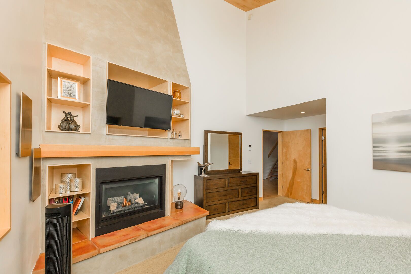 6 Schlafzimmer, Schreibtisch, Bügeleisen/Bügelbrett, Reisekinderbett