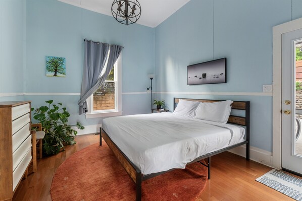 4 bedrooms, iron/ironing board, travel cot, free WiFi