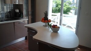 Réfrigérateur, four, plaque de cuisson, lave-vaisselle