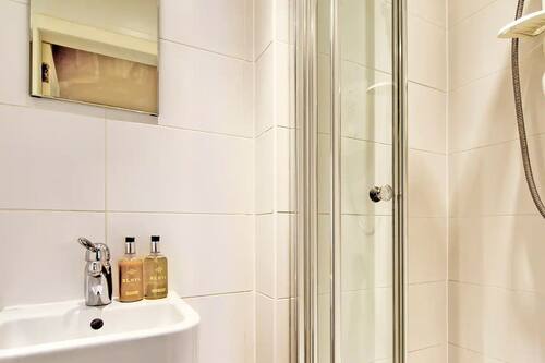 Apartment, 1 Bedroom | Bathroom