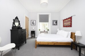 1 chambre, bureau, espace de travail pour ordinateur portable