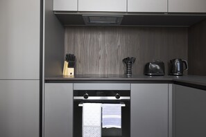 Studio, 1 Bedroom | Private kitchen | Fridge, oven, stovetop, dishwasher - JOIVY Statement Studio On Historic George Street (Edinburgh)