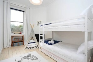 Casa, 2 camere da letto | 2 camere, ferro/asse da stiro, Wi-Fi gratuito, lenzuola