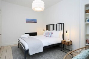 Casa, 2 dormitoris | 2 dormitoris, planxa i posts de planxar, wifi gratuïta i roba de llit 